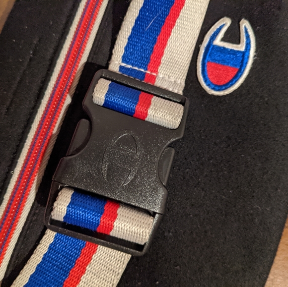 Champion Sling Bag or Fanny Pack - Picture 6 of 13